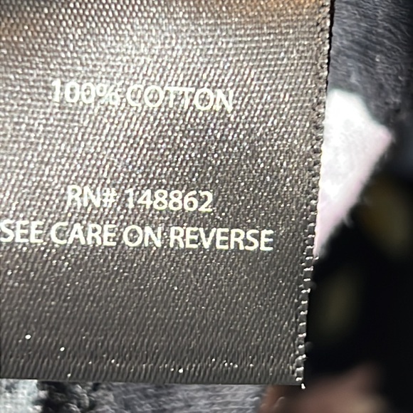 Torrid floral shirt sleeve tee size 3 - Picture 6 of 7